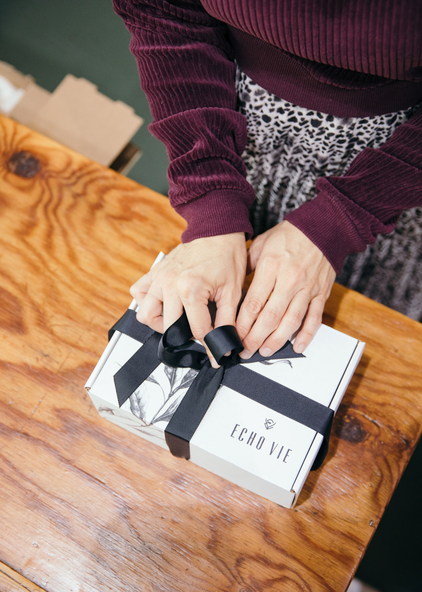 GIFT WRAPPING - ECHO VIE